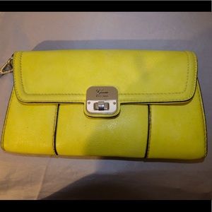 GUESS citron clutch
